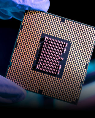THE MATERIAL DIFFERENCE FOR GROWING ADVANCED COMPUTING